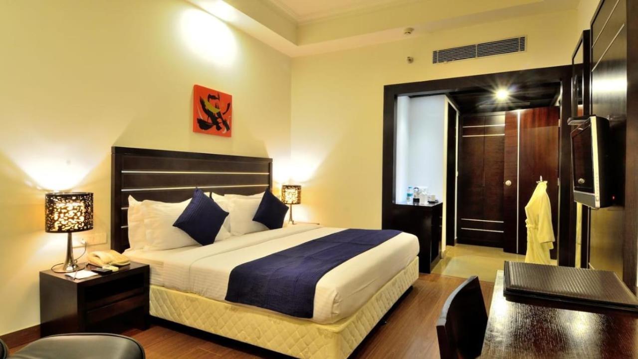 Airport Hotel Gross Palace Neu-Delhi Exterior foto