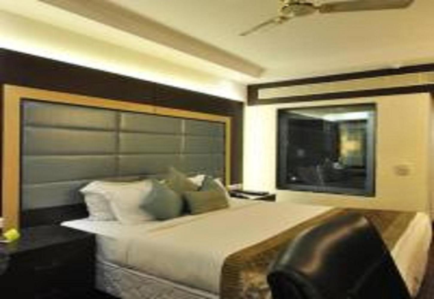 Airport Hotel Gross Palace Neu-Delhi Exterior foto