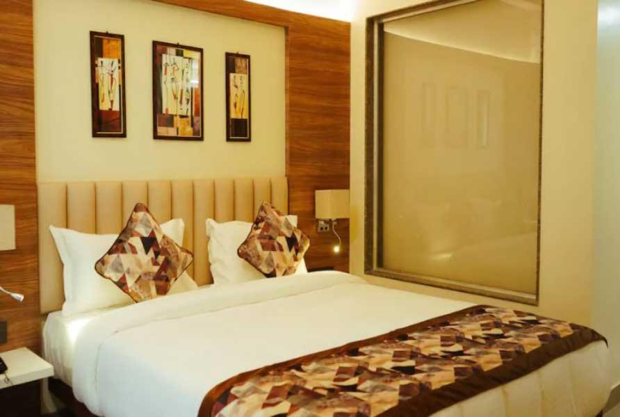 Airport Hotel Gross Palace Neu-Delhi Zimmer foto