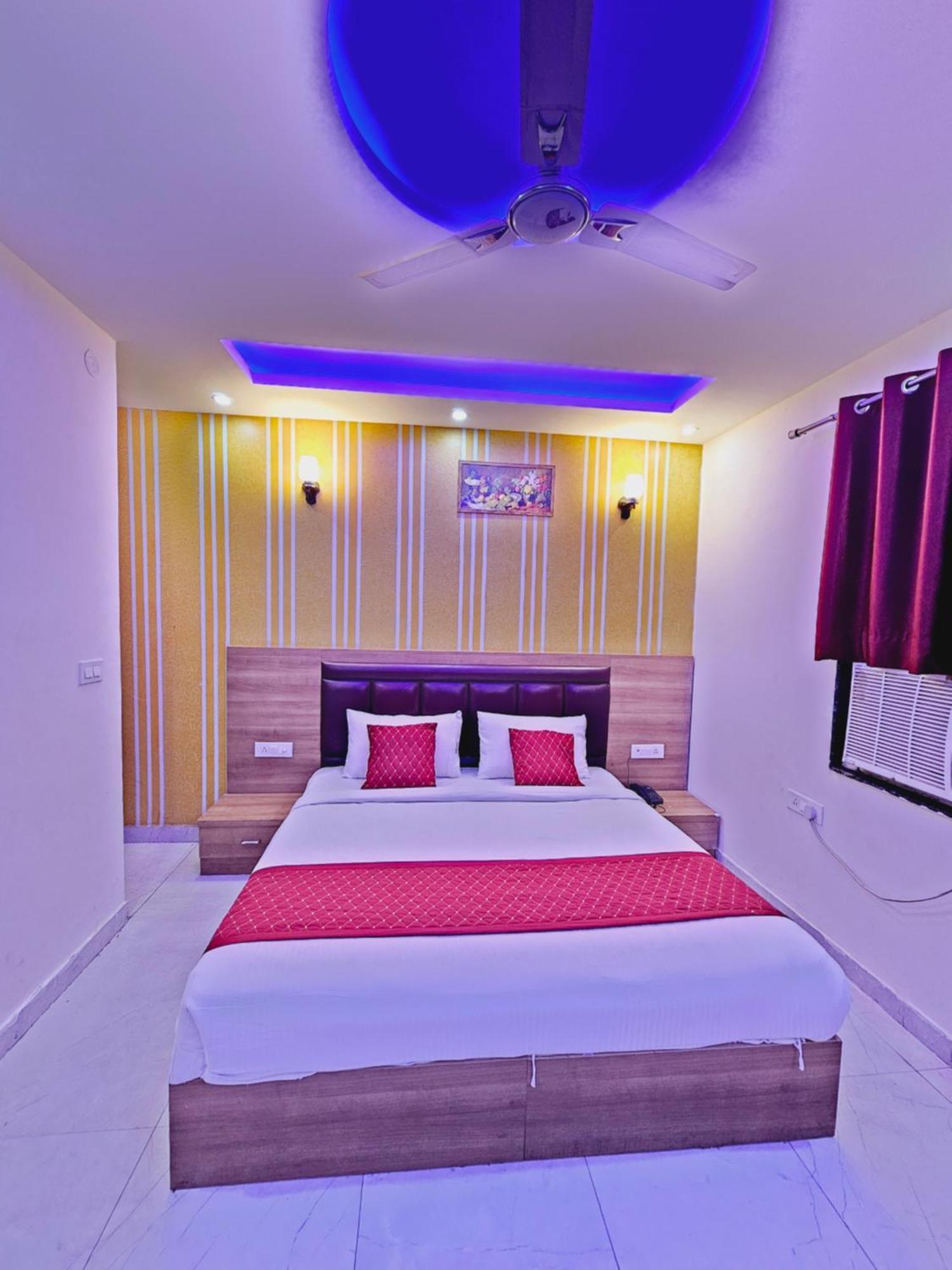 Airport Hotel Gross Palace Neu-Delhi Exterior foto